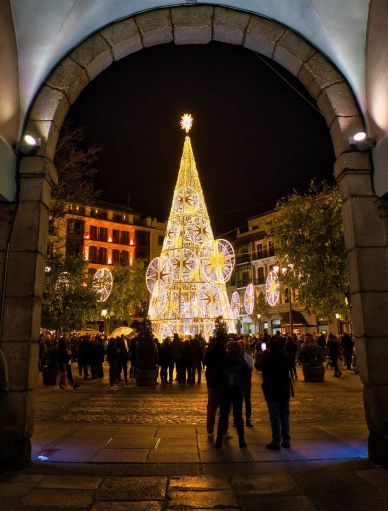 Plaza de Zocodover, desde el Arco de la Sangre. Oscar Lopez