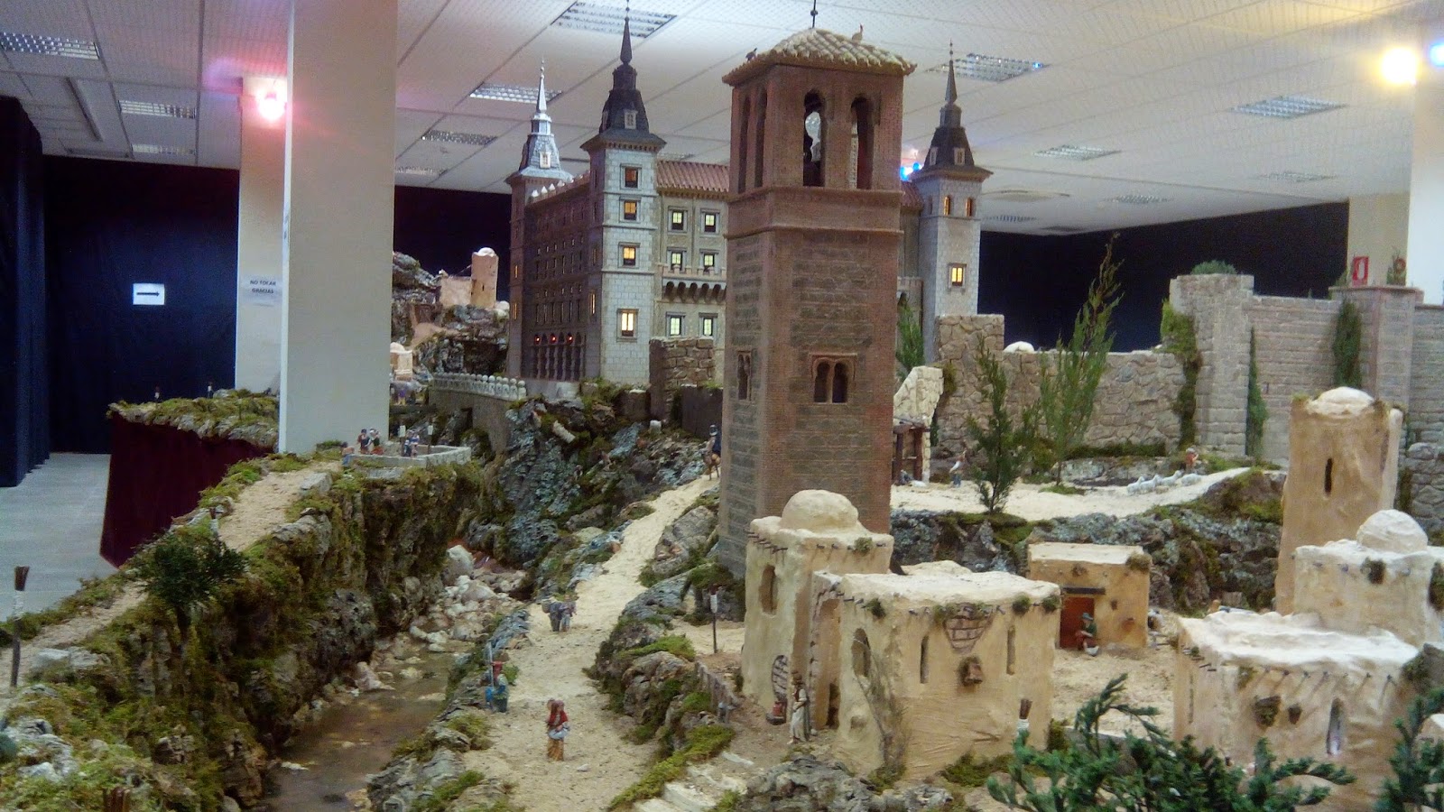 Torre de la parroquia de Santiago el Mayor, del arrabal