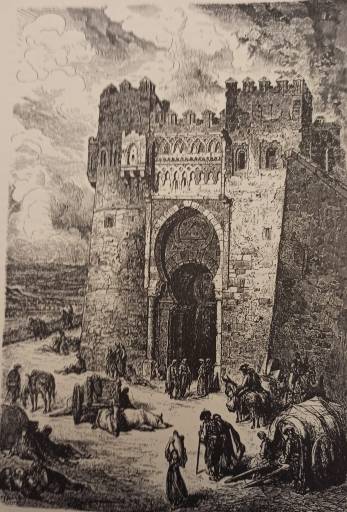 La imagen tiene un atributo ALT vacío; su nombre de archivo es puerta_sol.jpg