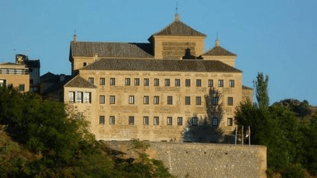 Convento de San Gil visto desde la rotonda del Valle