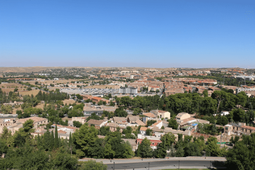 Vista panorámica del yacimiento de la Vega Baja desde las escaleras mecánicas de Subida a la Granja.