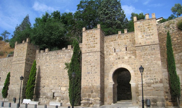 Puerta de Alcantará